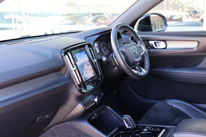 2020 Volvo XC40 T5 R-Design