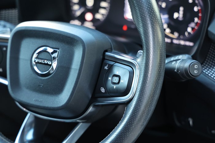 2020 Volvo XC40 T5 R-Design