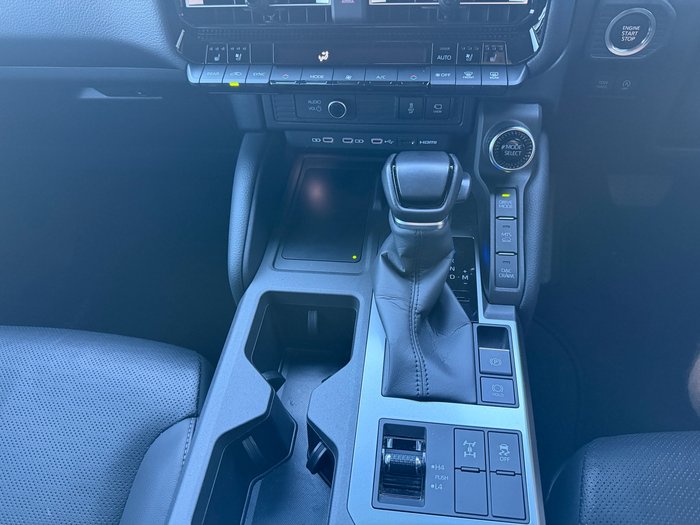 2025 Toyota Prado VX White