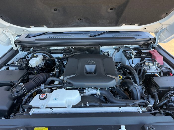 2025 Toyota Prado VX White