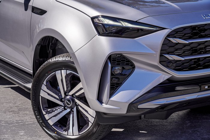 2026 Isuzu MU-X LS-T