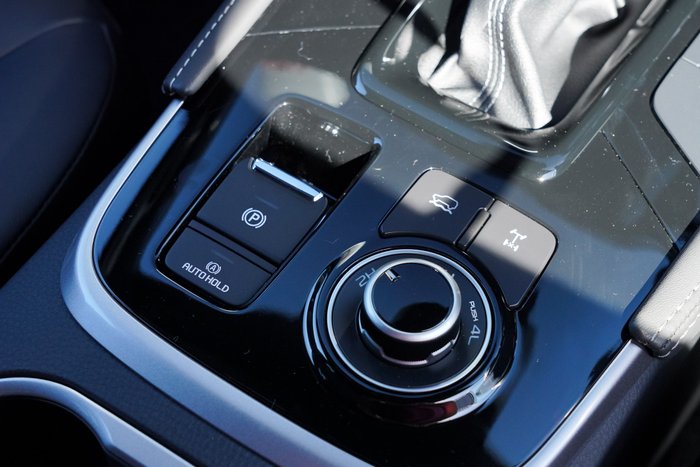 2026 Isuzu MU-X LS-T
