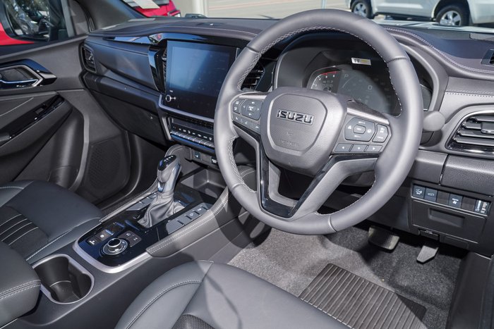 2026 Isuzu MU-X LS-T