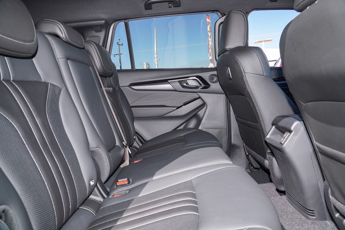 2026 Isuzu MU-X LS-T
