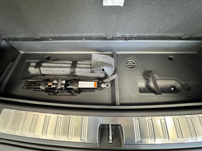 2025 LDV D90 Executive