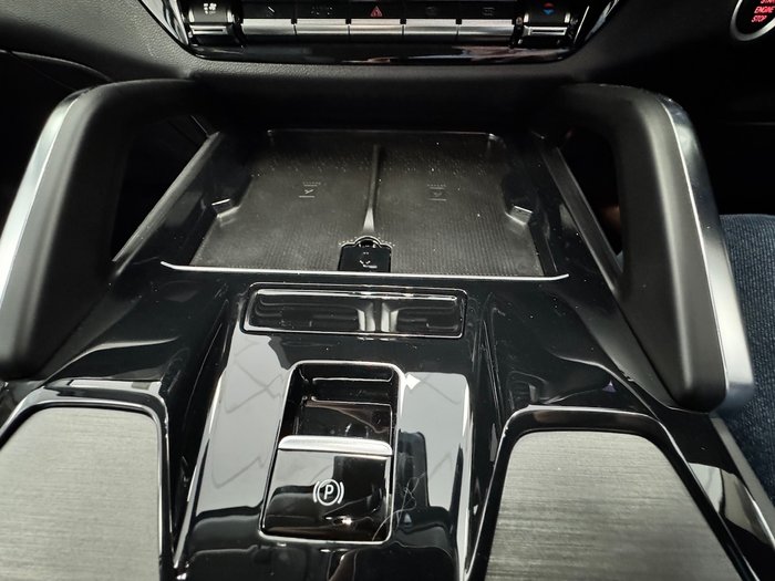 2025 LDV D90 Executive