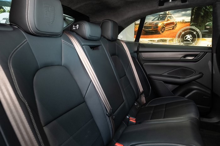 2025 Porsche Macan Turbo