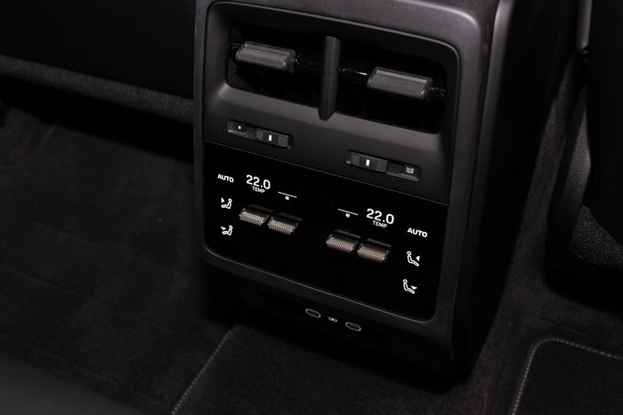 2025 Porsche Macan Turbo
