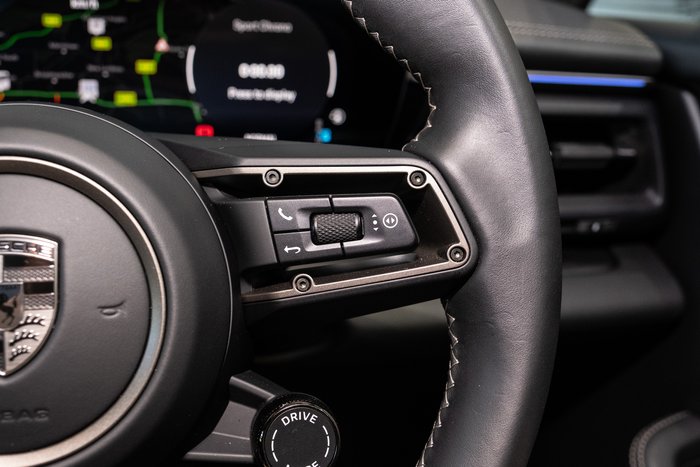 2025 Porsche Macan Turbo