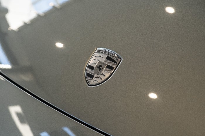 2025 Porsche Macan Turbo