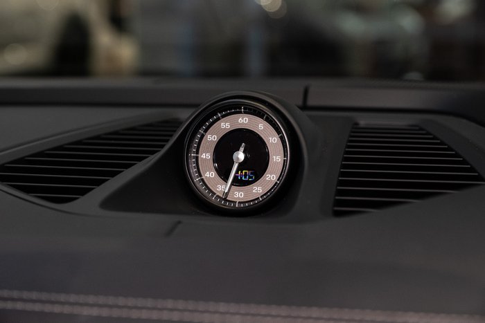 2025 Porsche Macan Turbo