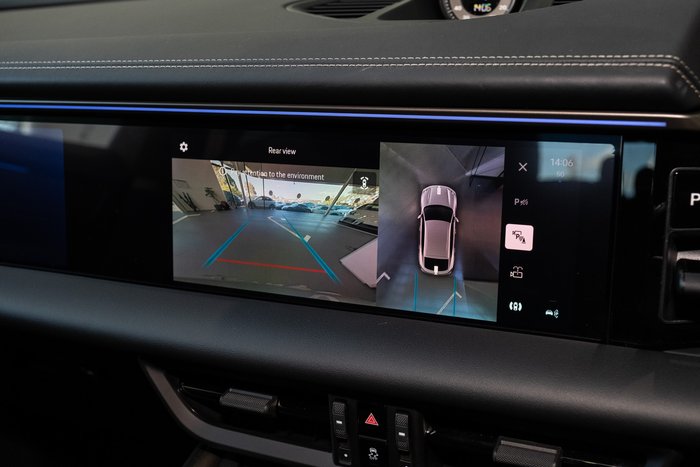 2025 Porsche Macan Turbo