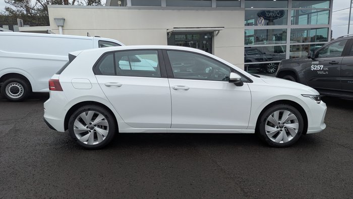 2026 VOLKSWAGEN Golf