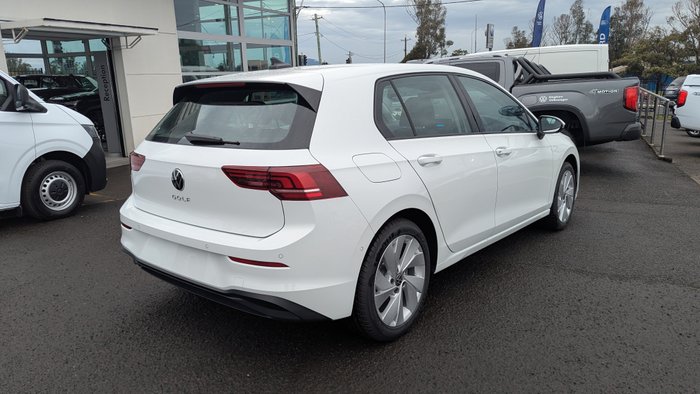 2026 VOLKSWAGEN Golf LIFE