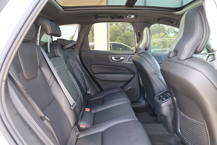 2021 Volvo XC60 T6 R-Design