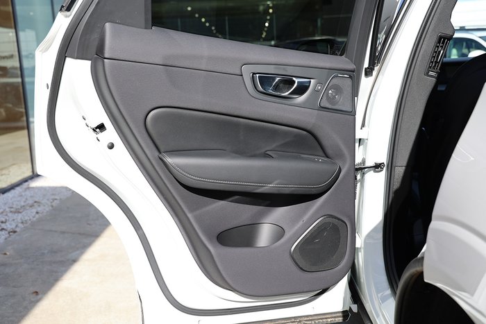 2021 Volvo XC60 T6 R-Design