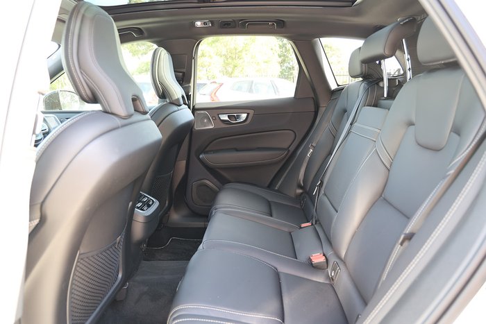 2021 Volvo XC60 T6 R-Design