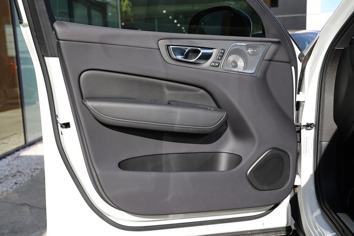 2021 Volvo XC60 T6 R-Design