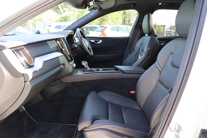 2021 Volvo XC60 T6 R-Design