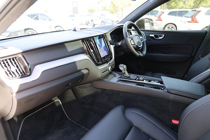 2021 Volvo XC60 T6 R-Design