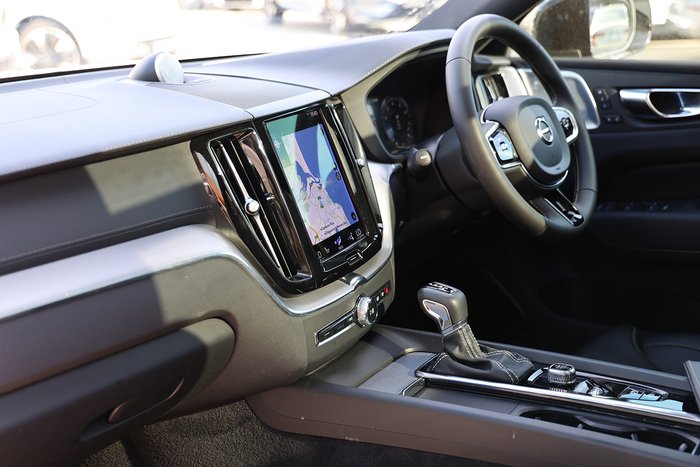 2021 Volvo XC60 T6 R-Design