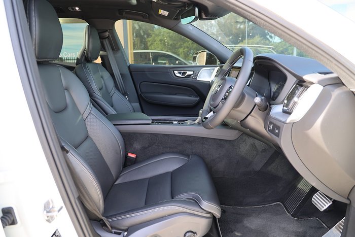 2021 Volvo XC60 T6 R-Design