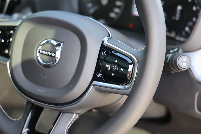 2021 Volvo XC60 T6 R-Design