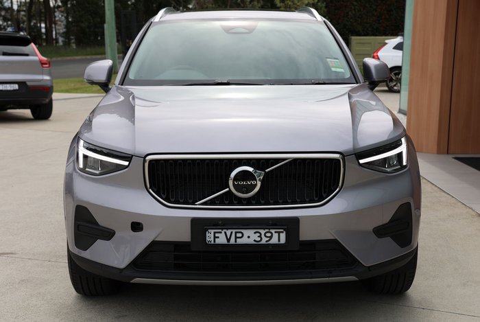 2025 Volvo XC40 Plus B4