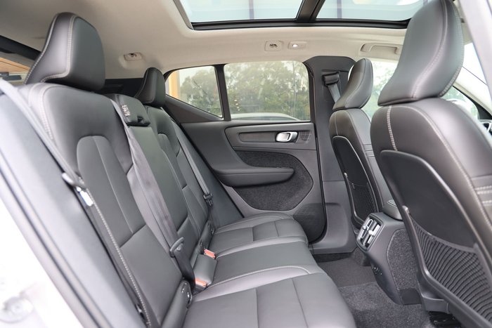 2025 Volvo XC40 Plus B4