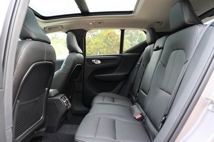 2025 Volvo XC40 Plus B4