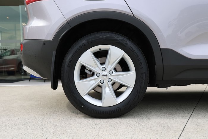 2025 Volvo XC40 Plus B4