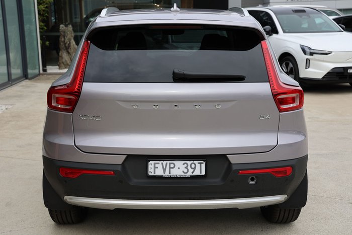 2025 Volvo XC40 Plus B4