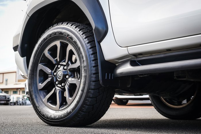 2021 Toyota HILUX Rogue