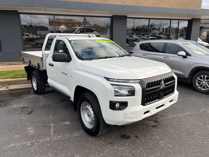 2025 MITSUBISHI TRITON GLX