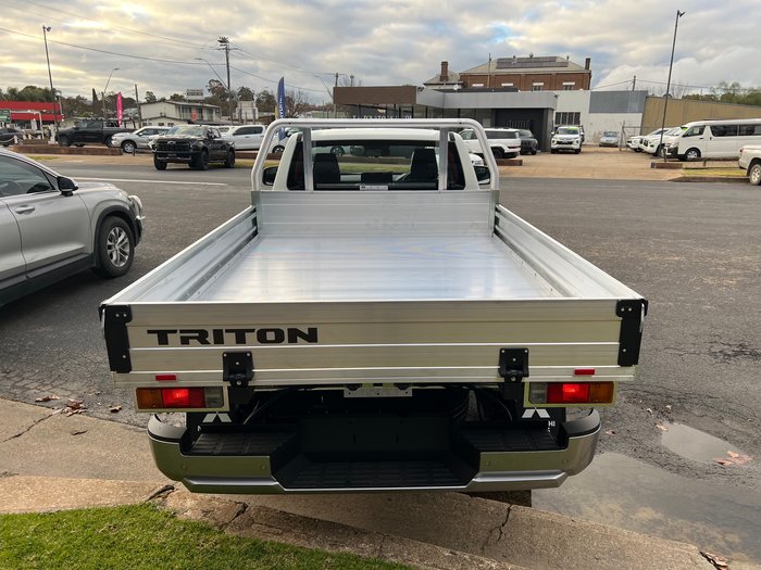 2025 MITSUBISHI TRITON GLX