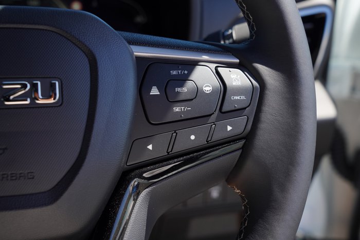 2025 Isuzu MU-X LS-T