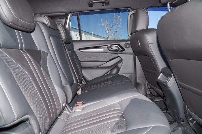 2025 Isuzu MU-X LS-T