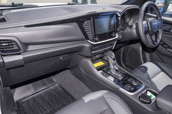 2025 Isuzu MU-X LS-T