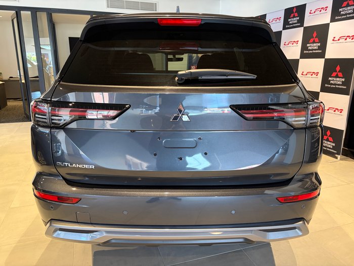 2025 MITSUBISHI Outlander LS