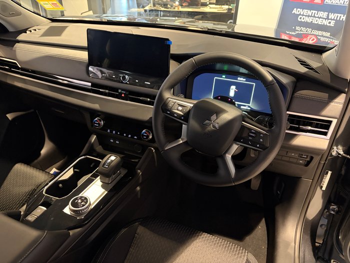 2025 MITSUBISHI Outlander LS