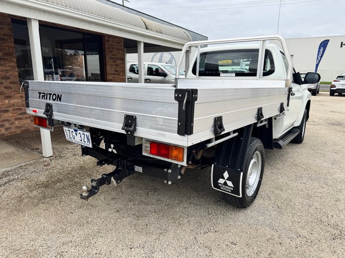 2023 MITSUBISHI Triton GLX