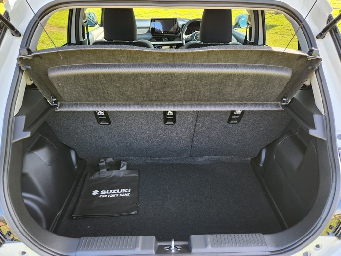 2025 Suzuki Swift Hybrid Plus