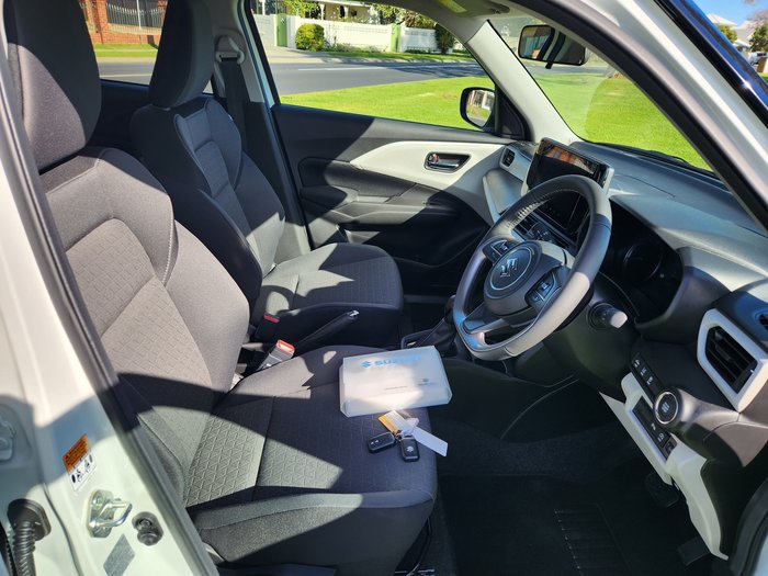2025 Suzuki Swift Hybrid Plus