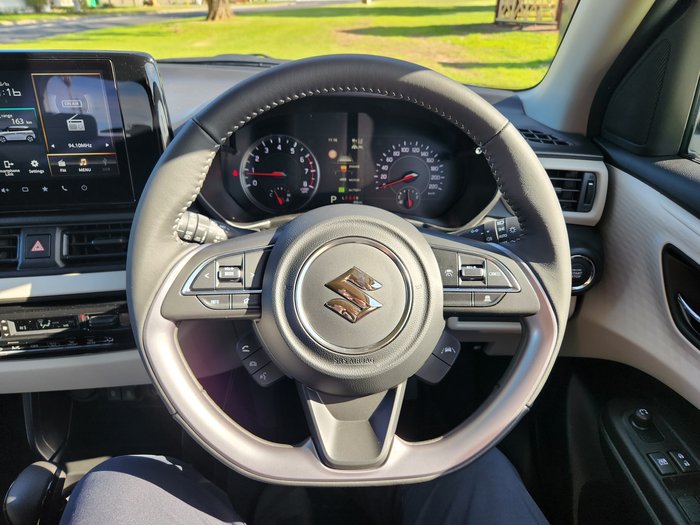 2025 Suzuki Swift Hybrid Plus