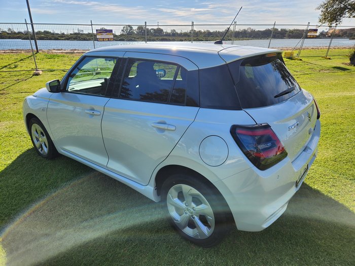 2025 Suzuki Swift Hybrid Plus