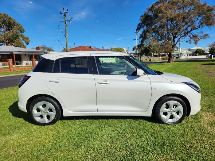 2025 Suzuki Swift Hybrid Plus