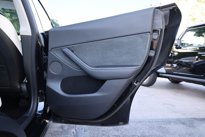 2022 Tesla Model Y Rear-Wheel Drive