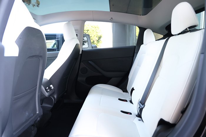 2022 Tesla Model Y Rear-Wheel Drive