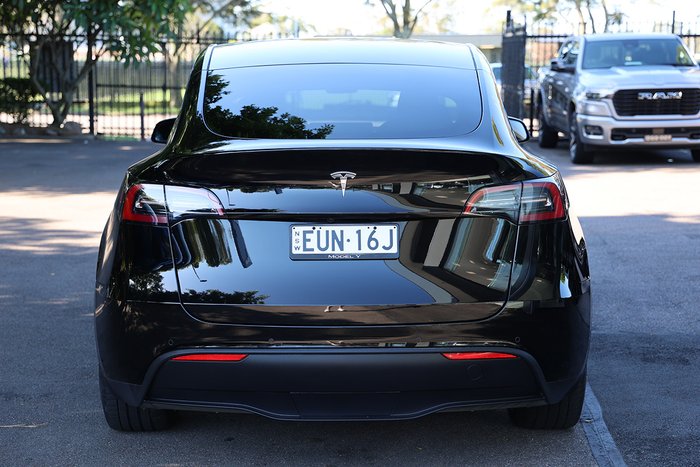 2022 Tesla Model Y Rear-Wheel Drive