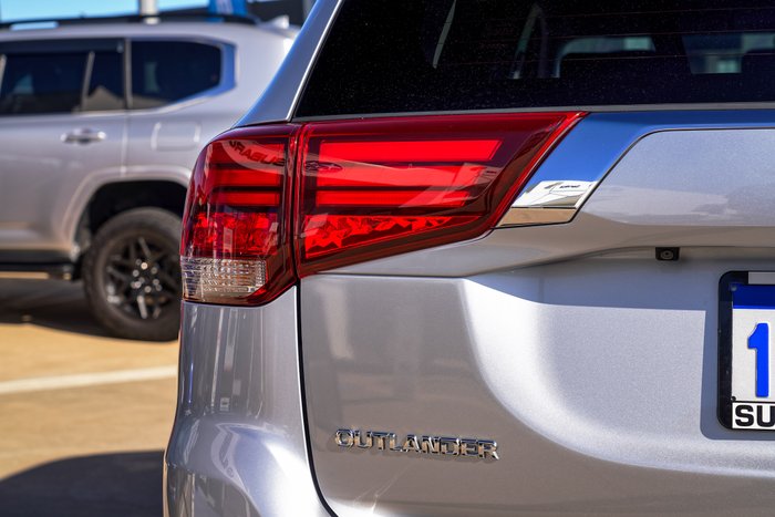 2016 Mitsubishi Outlander LS
